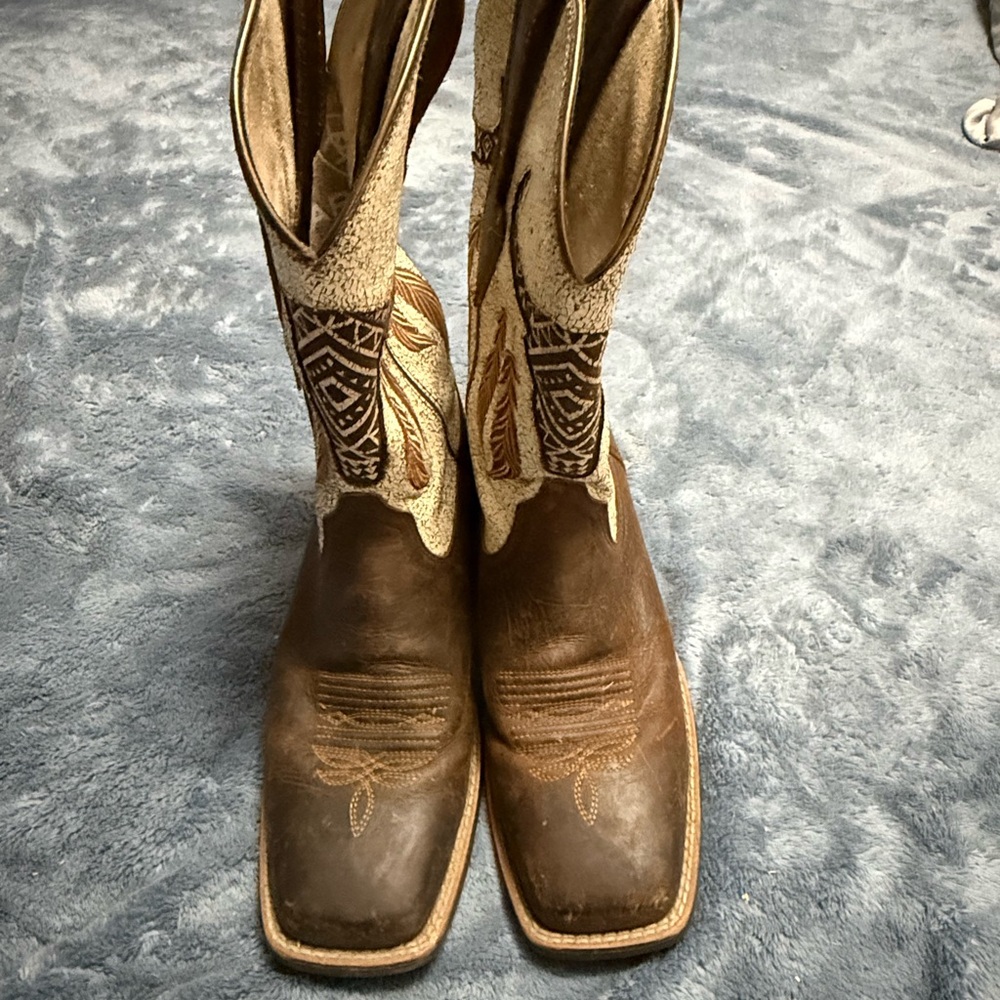 Ariat Two-Tone Brown and Cream Heeled Boots